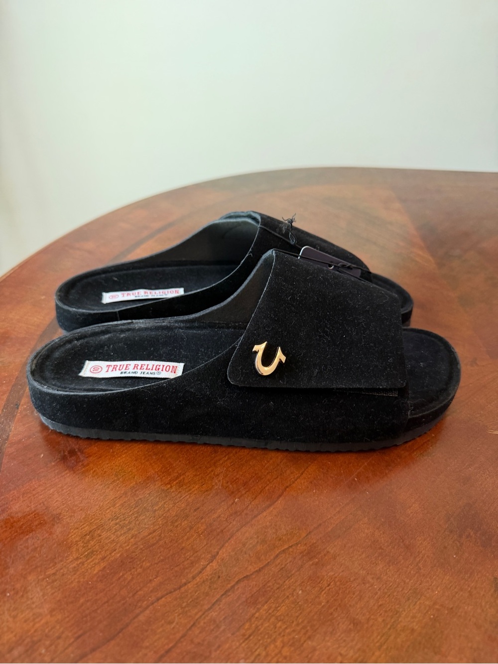 True Religion Billy Faux Suede Slides NEW Black Sandals Men’s Size 10 Shoes